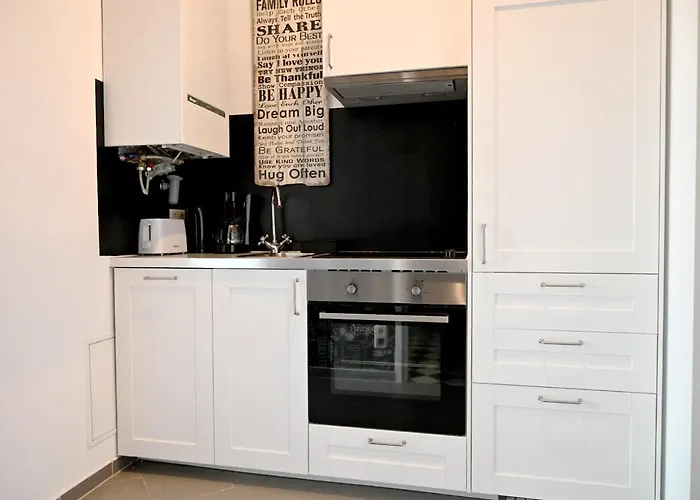 2 Bedroom For 6 Near Donaukanal & U4 U2 Metro * Vienna