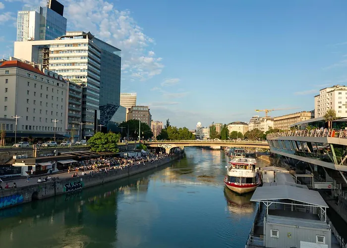 2 Bedroom For 6 Near Donaukanal & U4 U2 Metro * Vienna